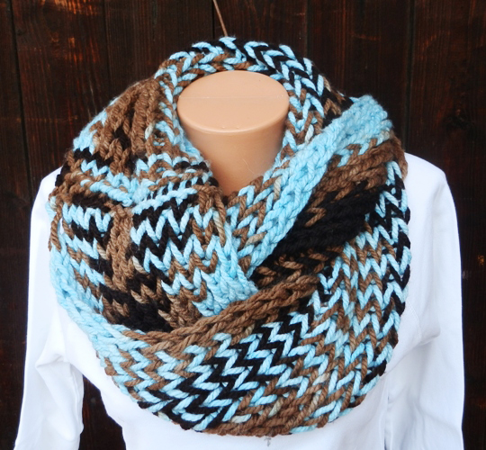 Nákrčník - duhový.