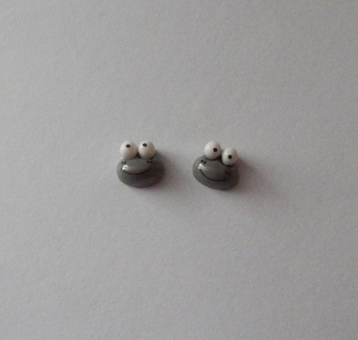 Žabičkové pecky šedé