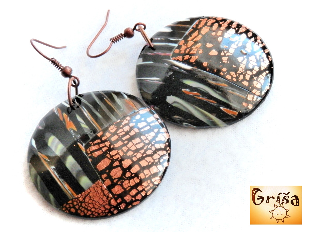 Vypouklinky s měděnými šupinkami