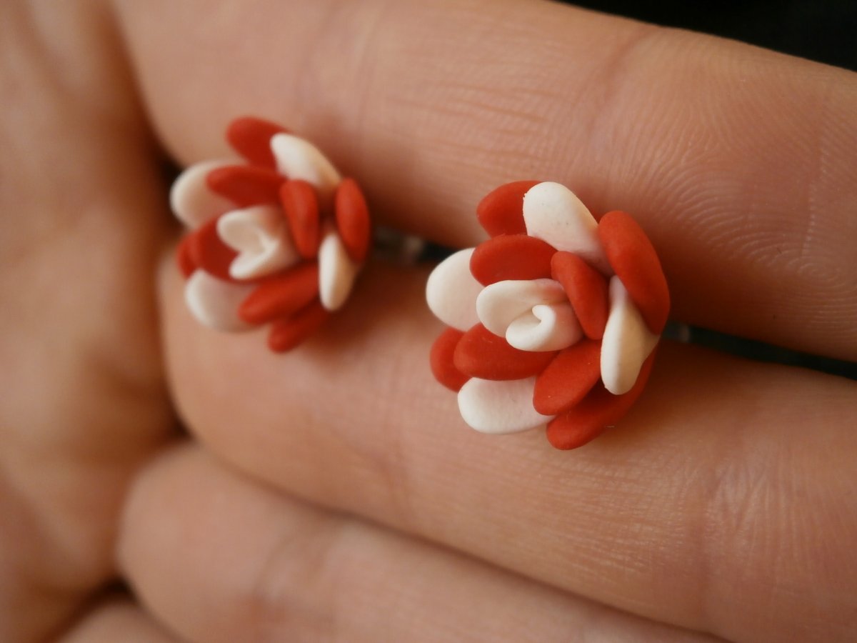 Kytičky růžičky červenobílé