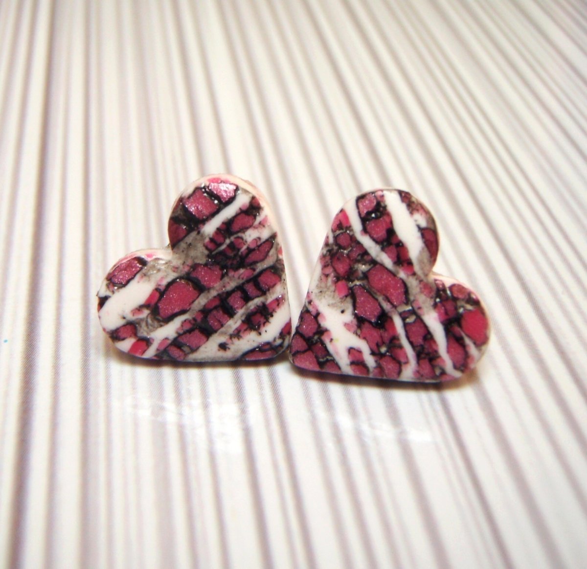 Popraskaná srdíčka 