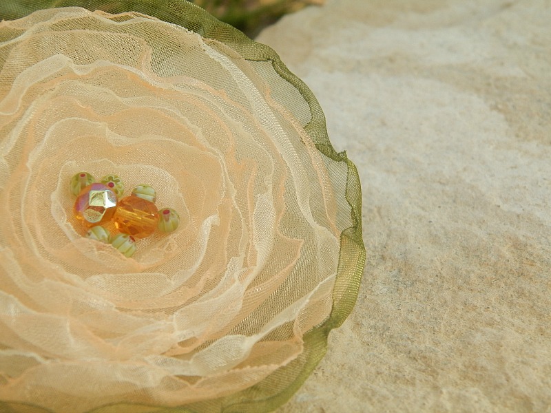 Krémová růžička