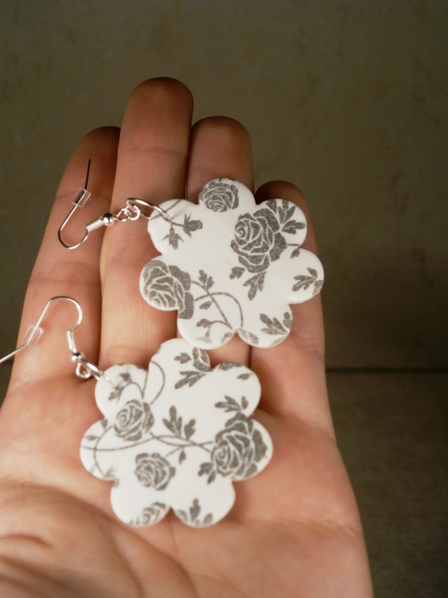 Náušnice se otiskem růží