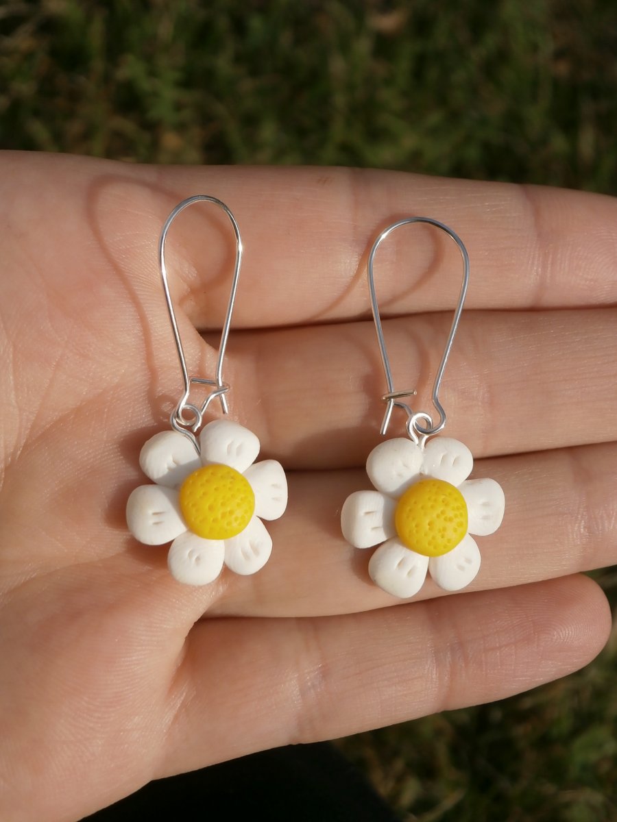 Náušnice kopretiny visací