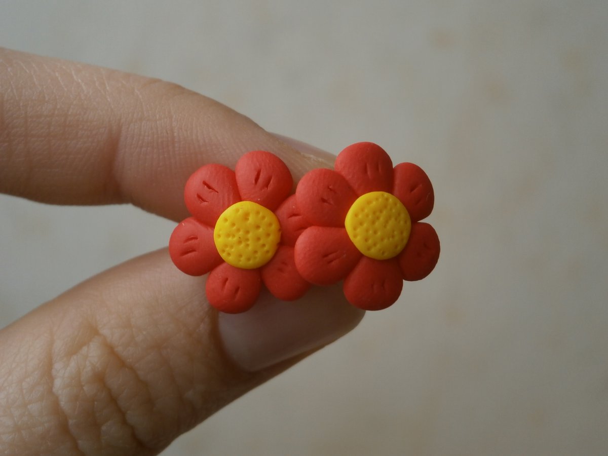 Náušnice červené kytičky