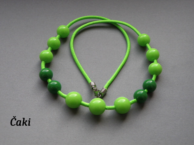 Zelené korálky  - náhrdelníček