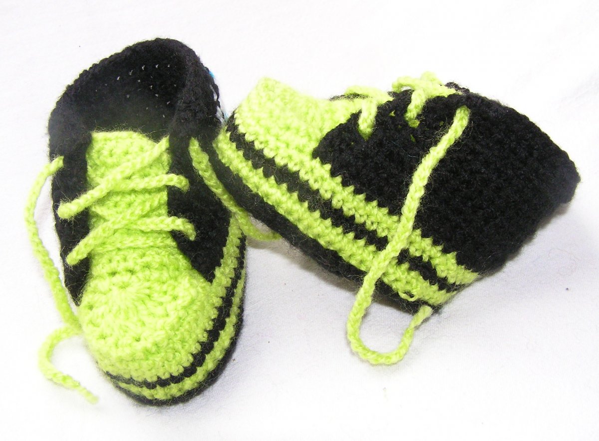 Háčkované tenisky