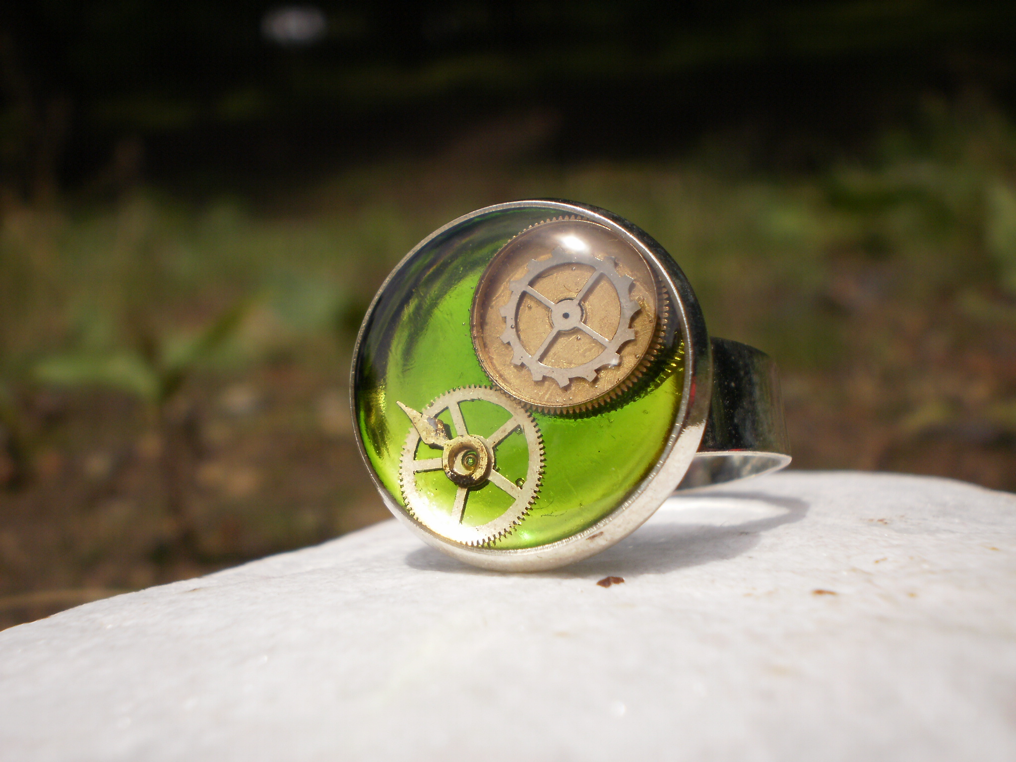 Zelený steampunkový prsten 