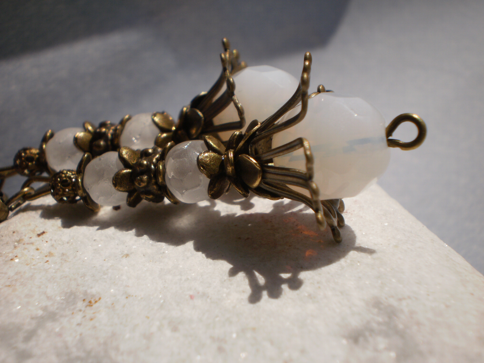 Vintage bílé náušnice