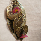 Vintage náhrdelník s listy a kytičkami