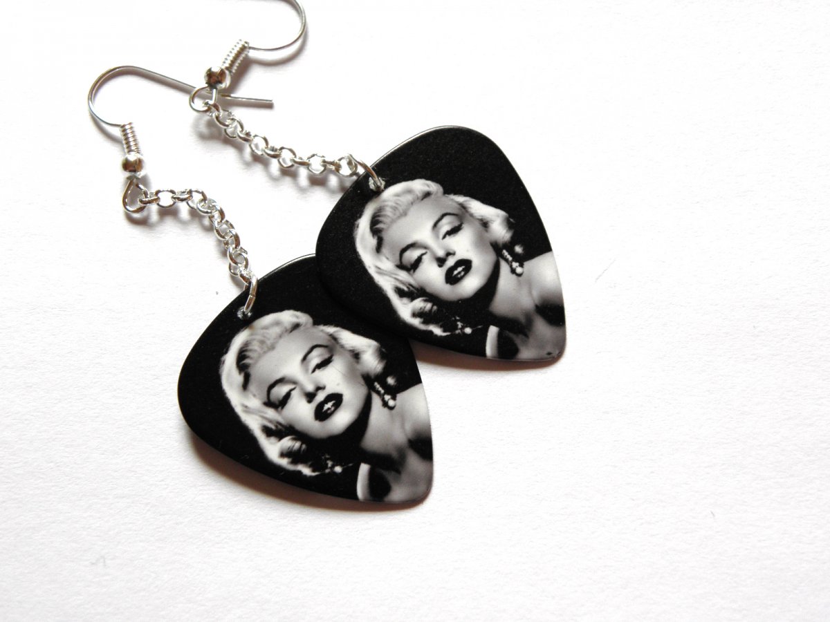 trsátka - náušnice - Marylin Monroe
