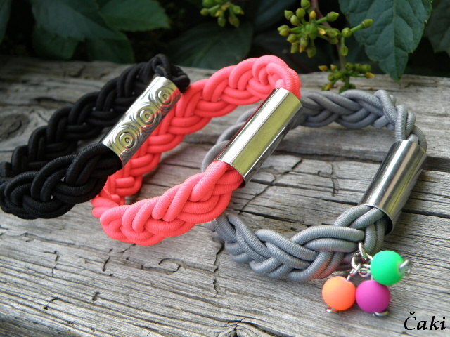 Praktické s nerezem bez zapínání