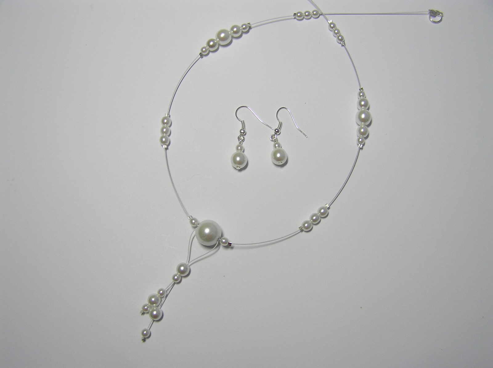 Perličkový do výstřihu