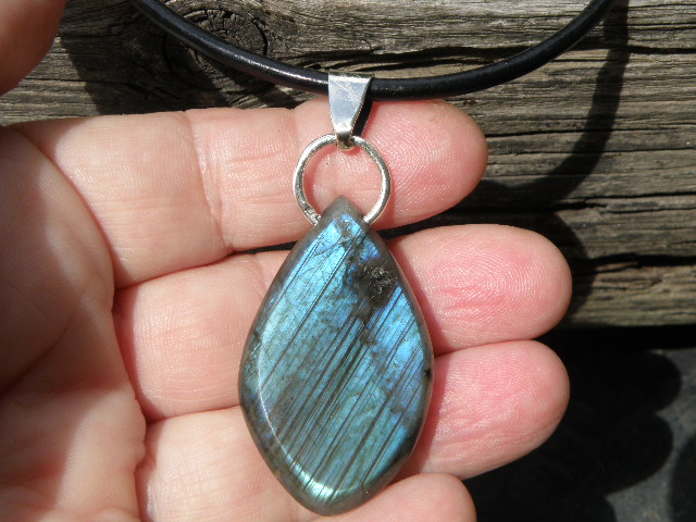 Labladoritová slza ve stříbře.....