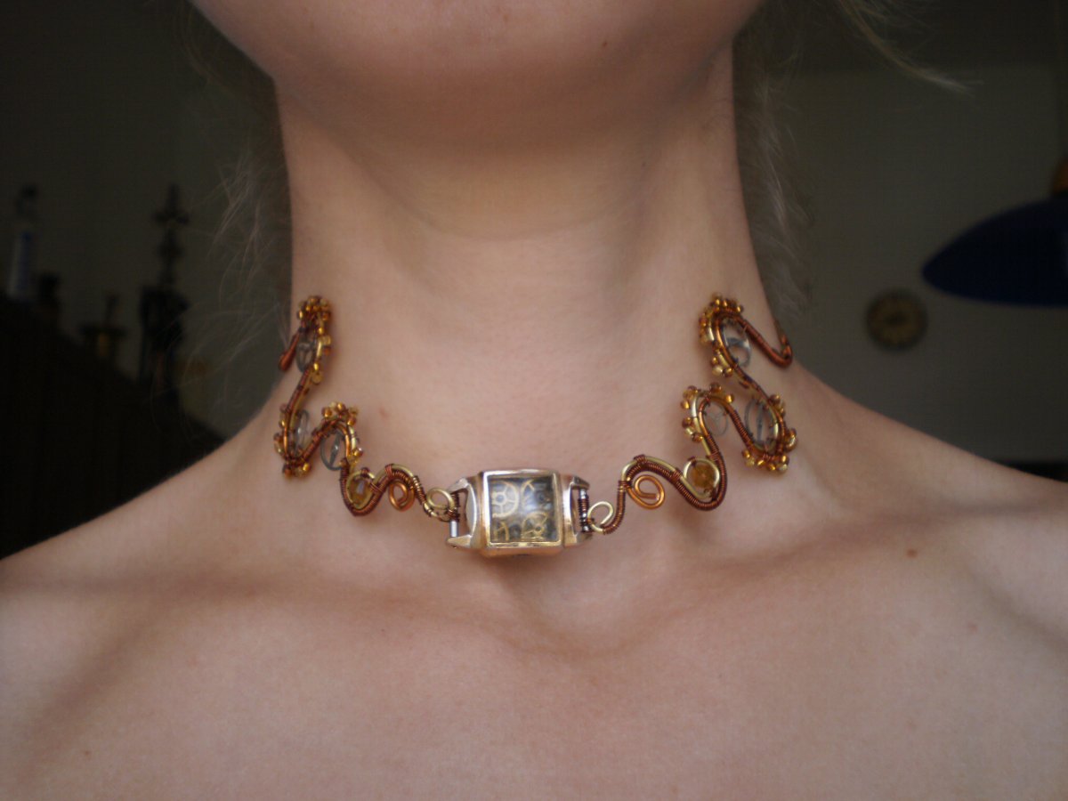 Steampunkový drátěný náhrdelník