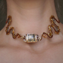 Steampunkový drátěný náhrdelník