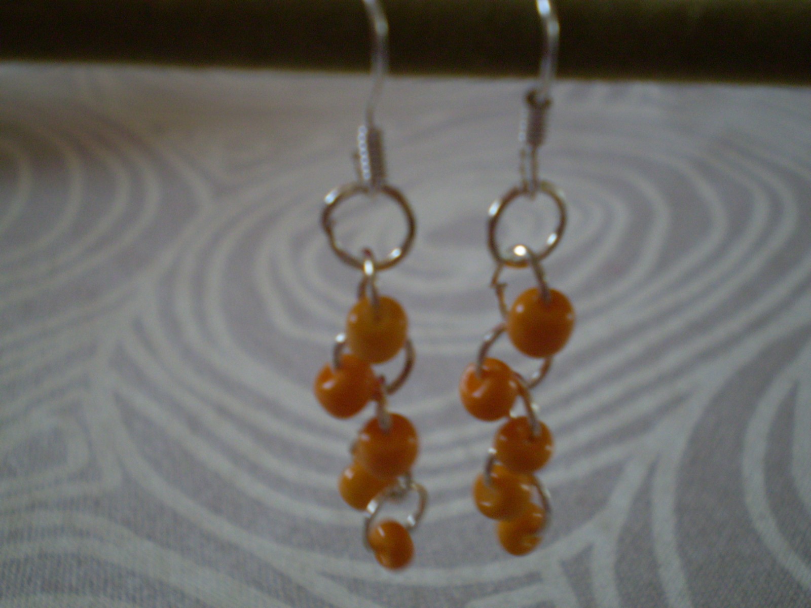 NÁUŠNICE - oranžový pyl