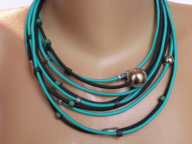 Zelená louka -náhrdelník