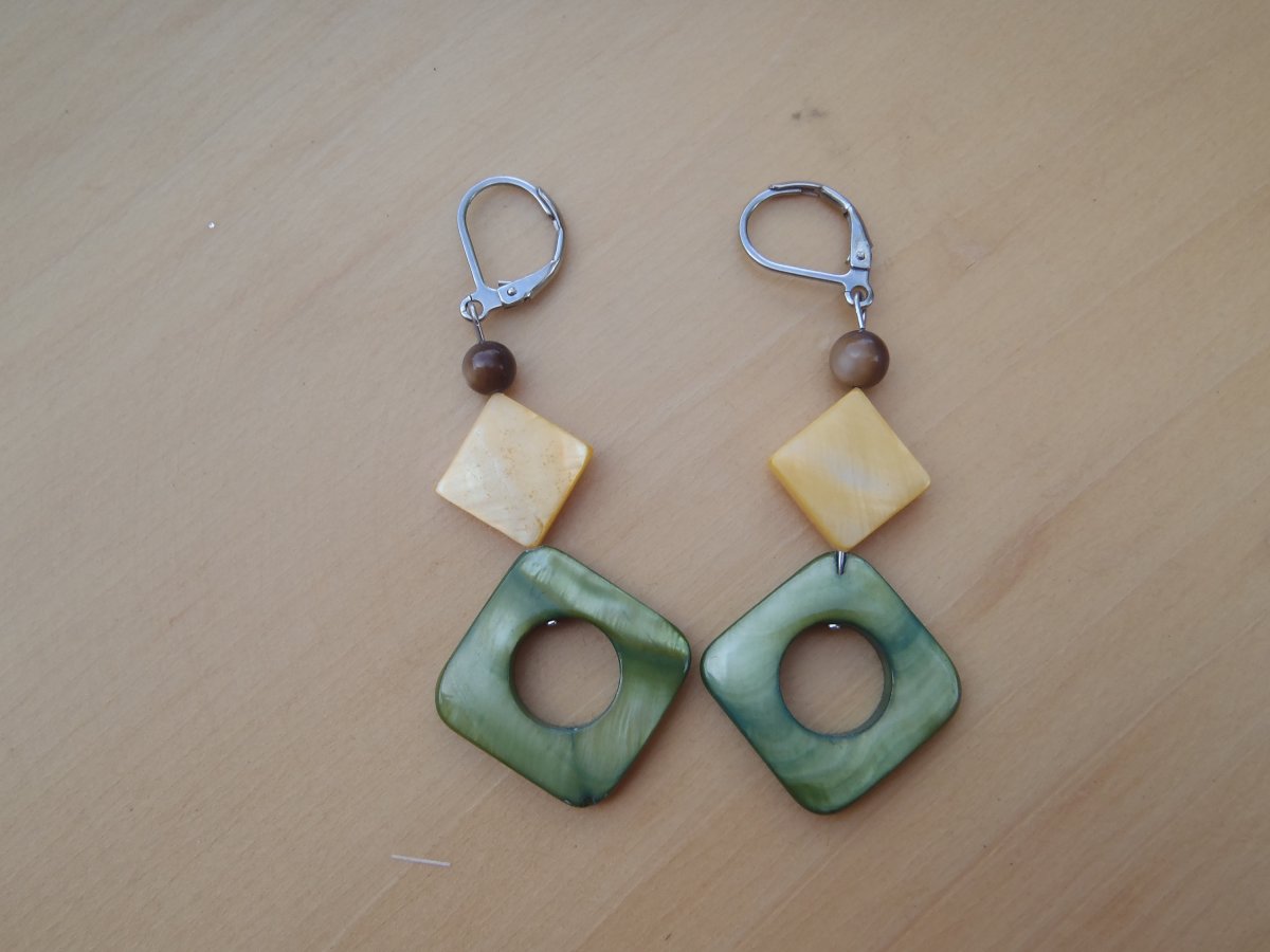 zelené perleťové se žlutou hnědou, chirurgická ocel