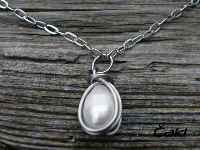 Velká říční perla v nerezu