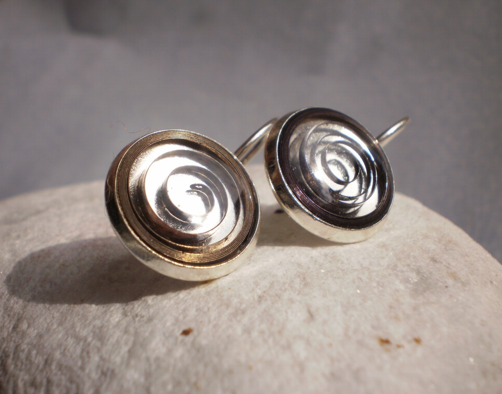 Steampunkové náušnice se spirálou