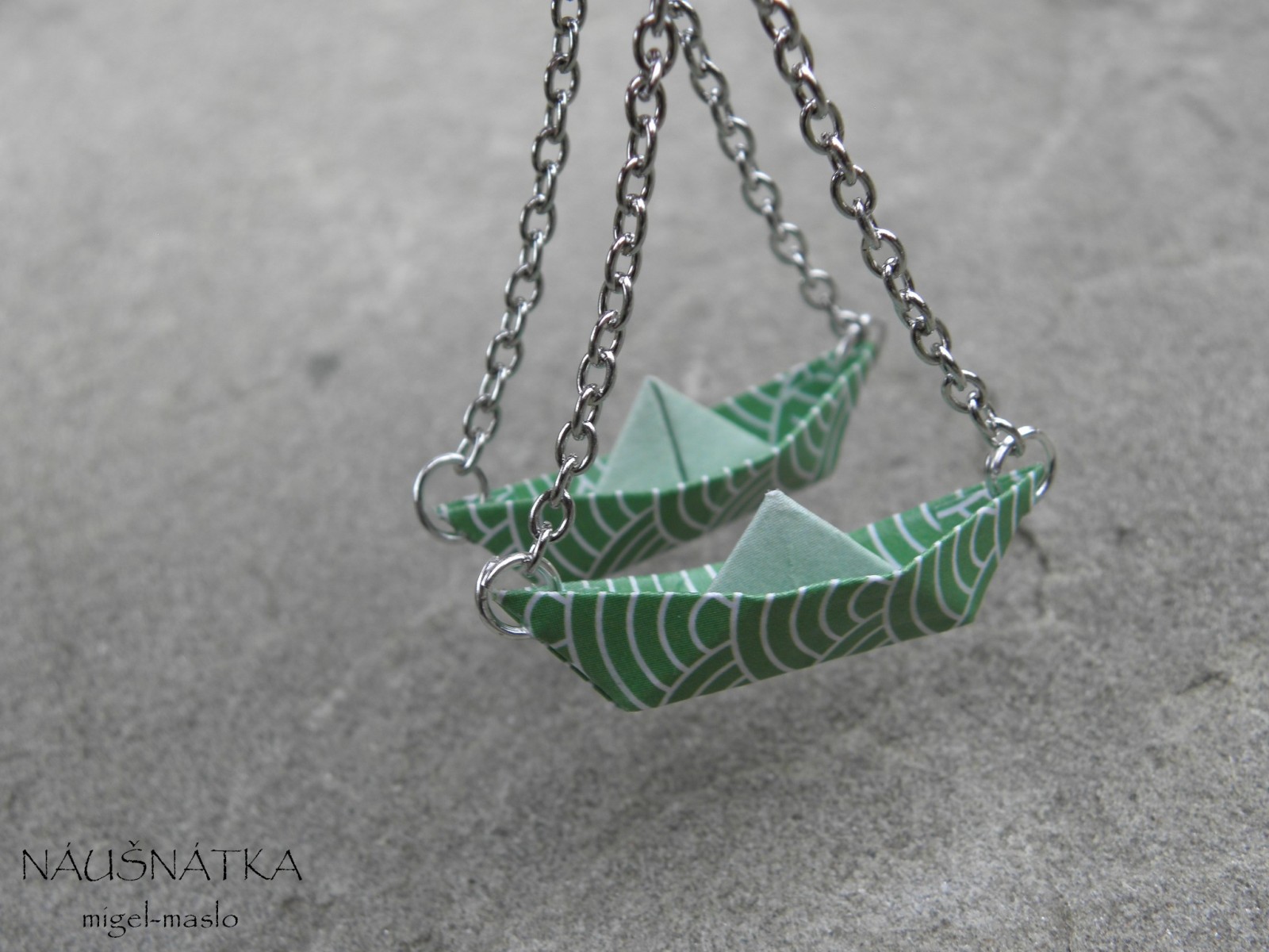 a zase se houpáme na vlách