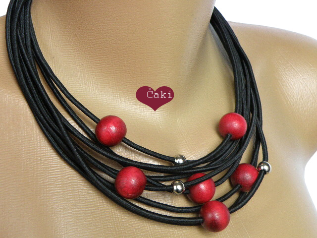 Červená je moderní - náhrdelník