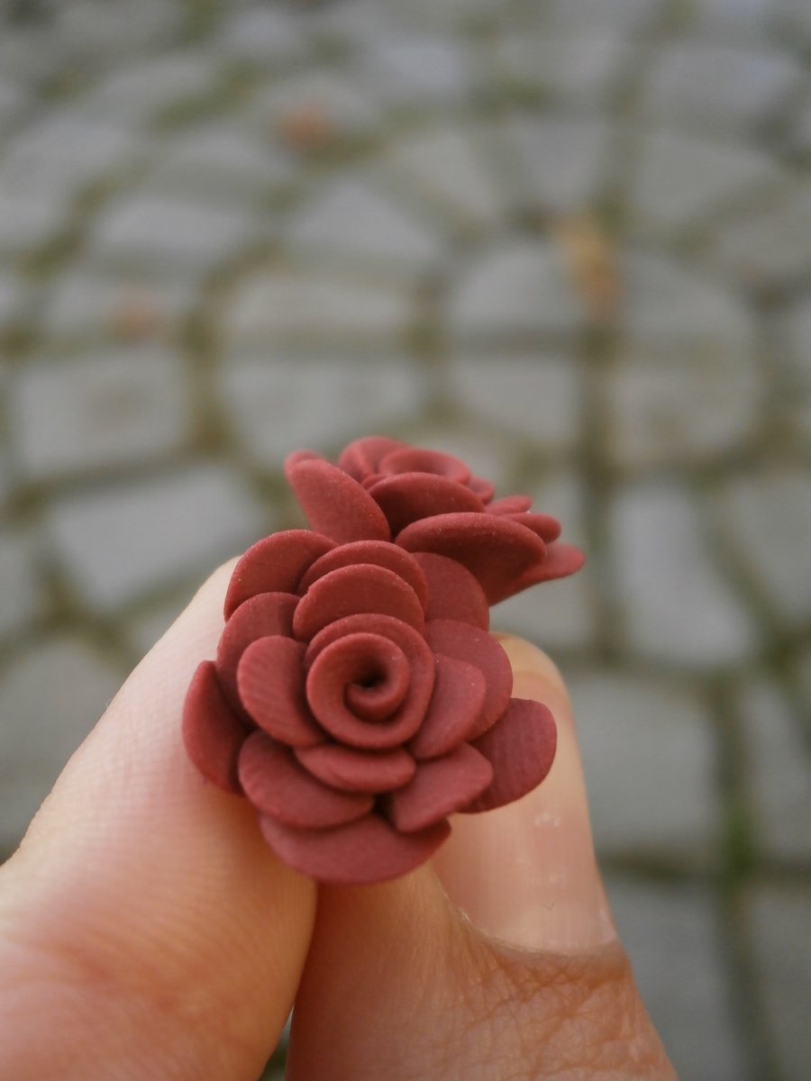 Náušnice růžičky bordó - i pro alergiky