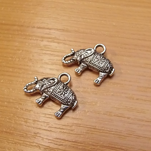 Slon - starostříbro - 17mm x 13mm