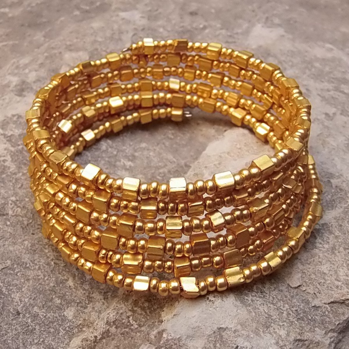 Zlaté kostičkování