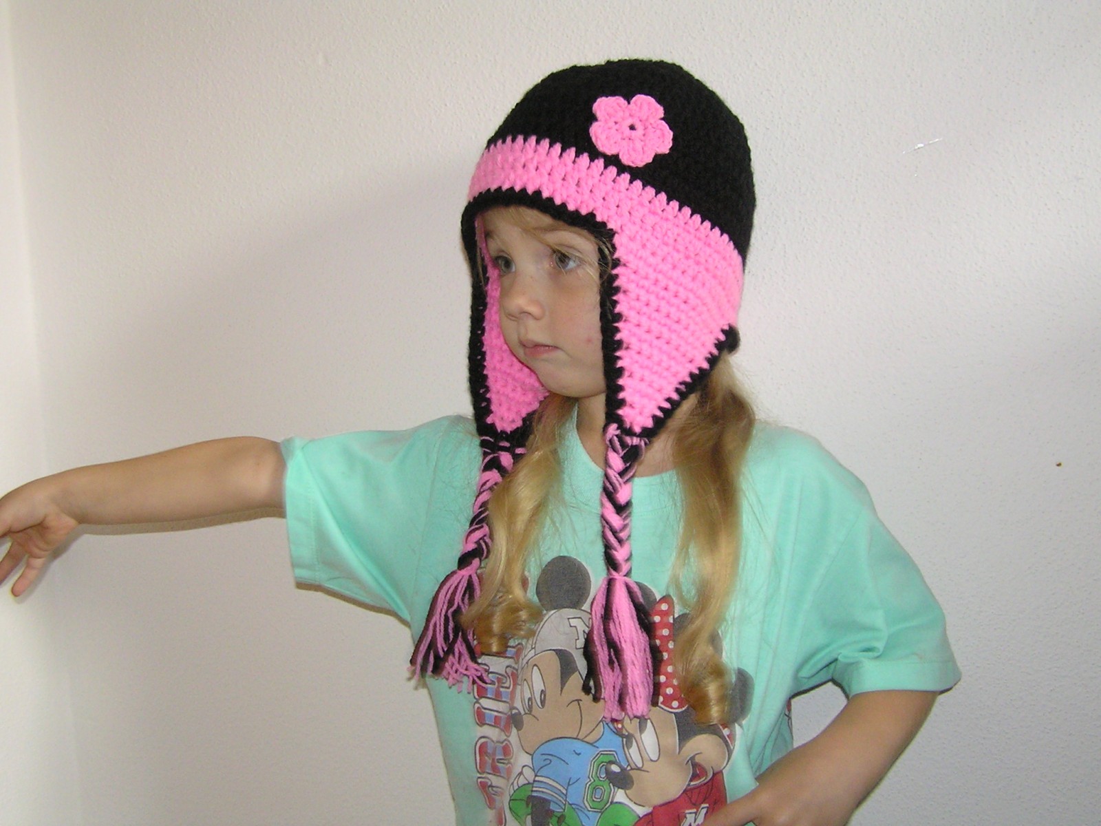 Háčkovaná ušanka PINK