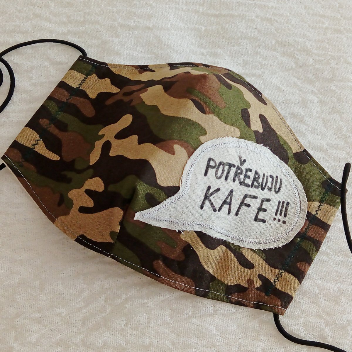 Maskáčová rouška Potřebuju kafe!!!