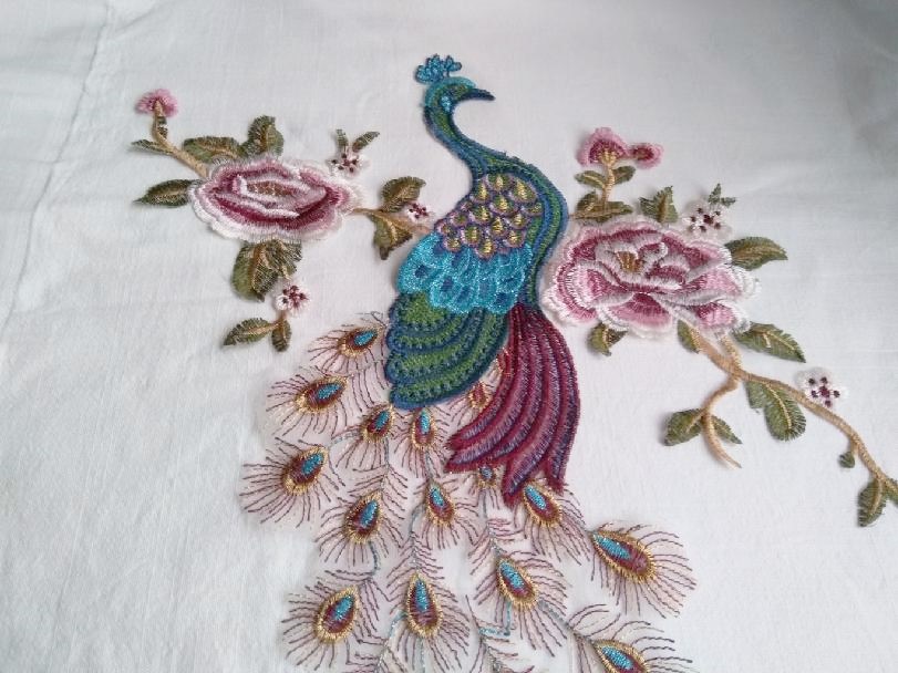 Aplikace páv 60 x 43 cm