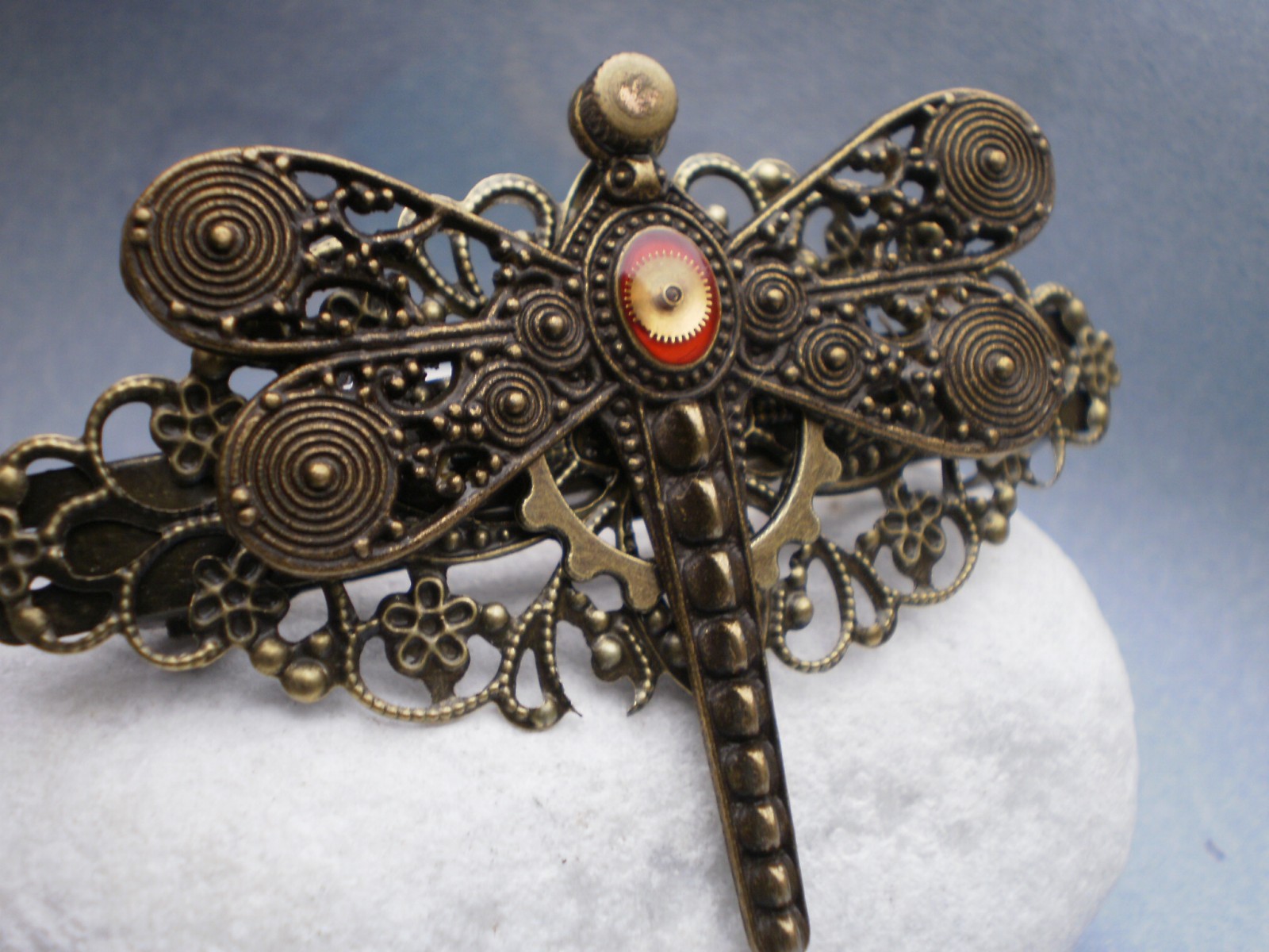 Steampunková spona do vlasů s vážkou