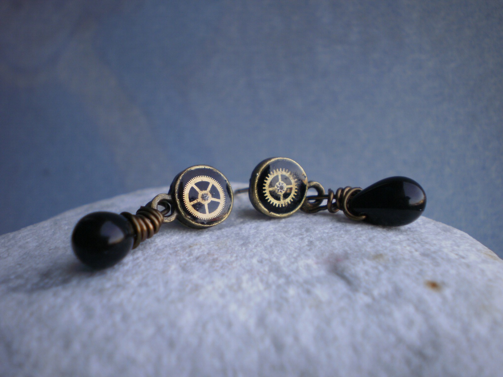 Černé steampunkové puzetky s korálky