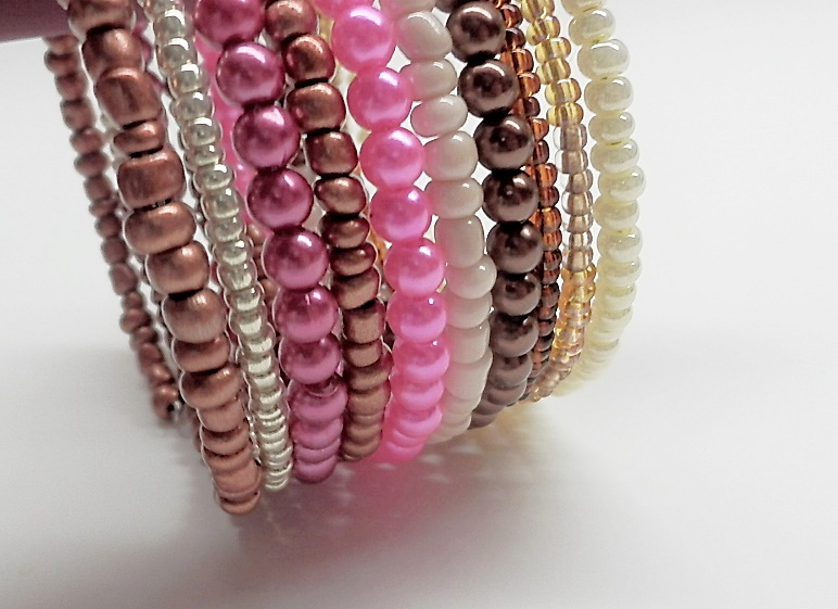 náramek z paměťového drátu