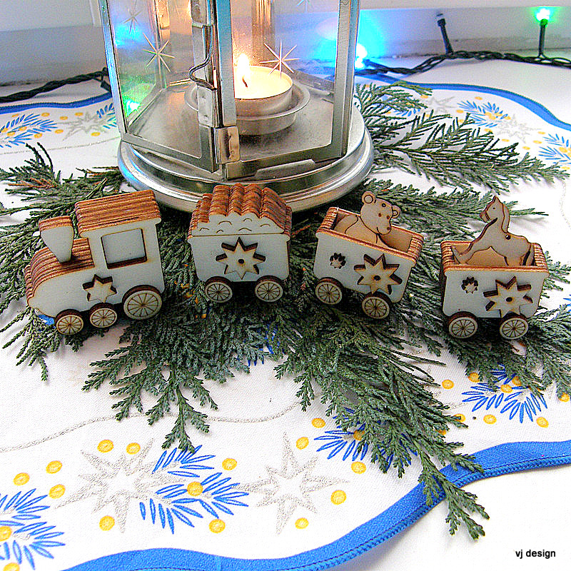 Stavebnice pro výrobu dřevěné dekorace - Vláček 2