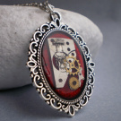 Červený steampunkový náhrdelník II.