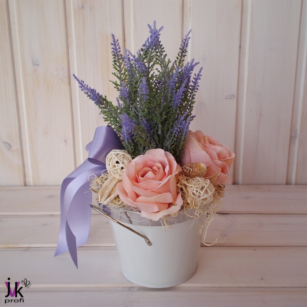 Celoroční dekorace Leona