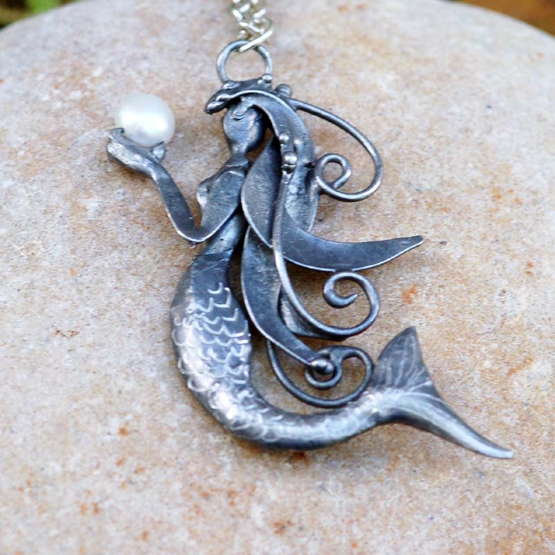 Mořská panna s perlou