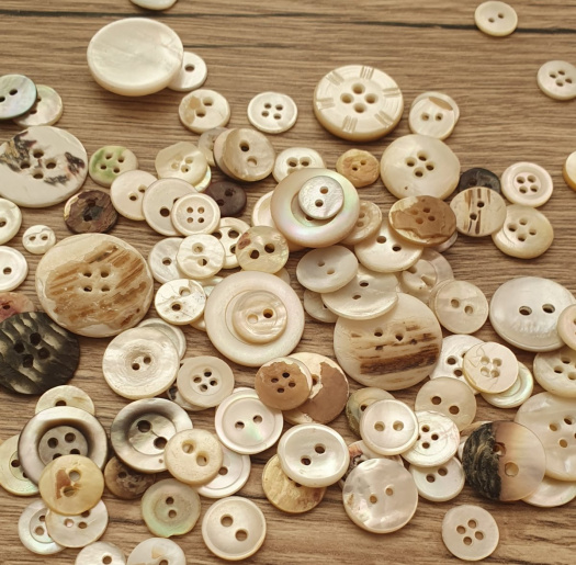 Staré pravé perleťové knoflíky - set 100 ks