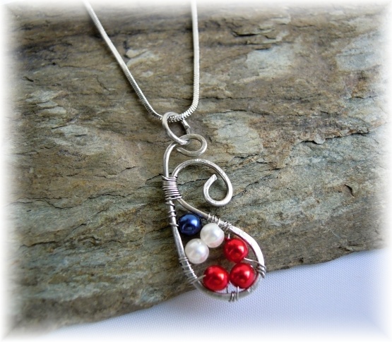 Přívěsek s perličkami po námořnicku