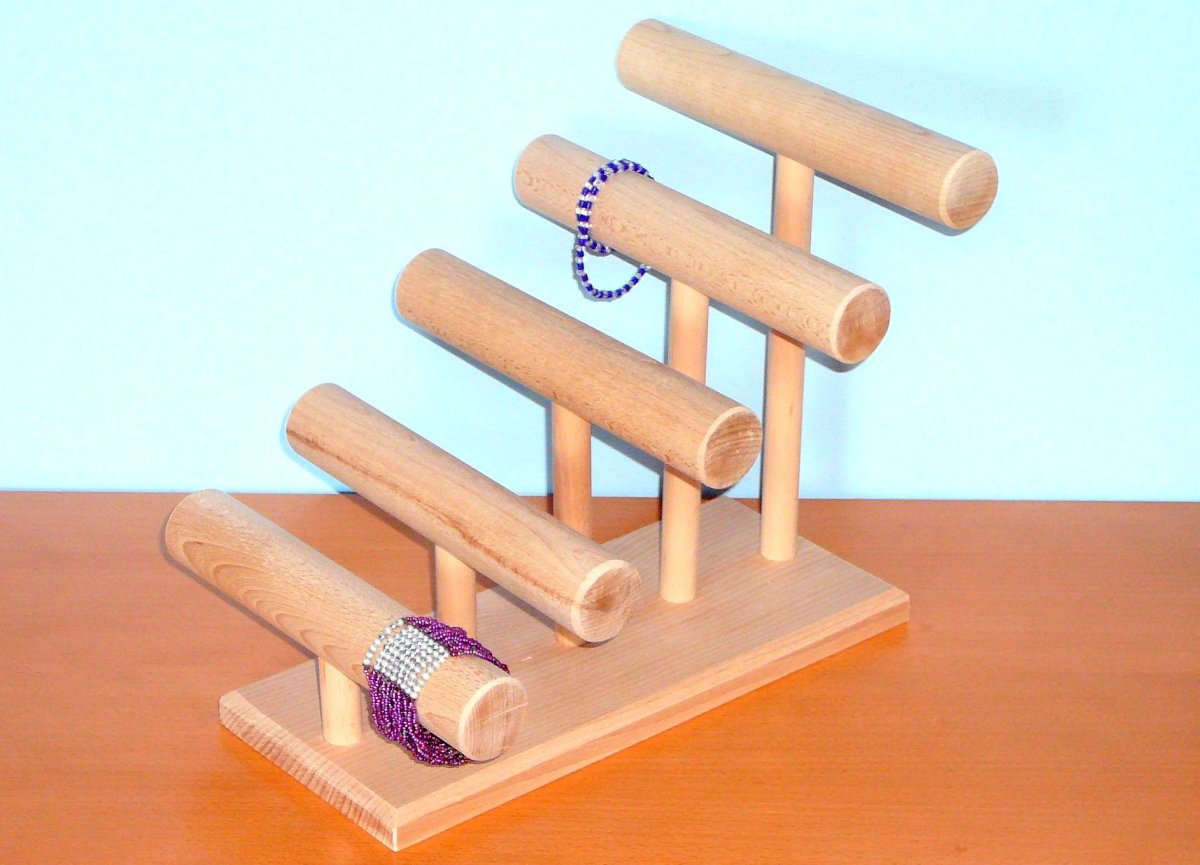 Pěti řadový stojánek na náramky - buk