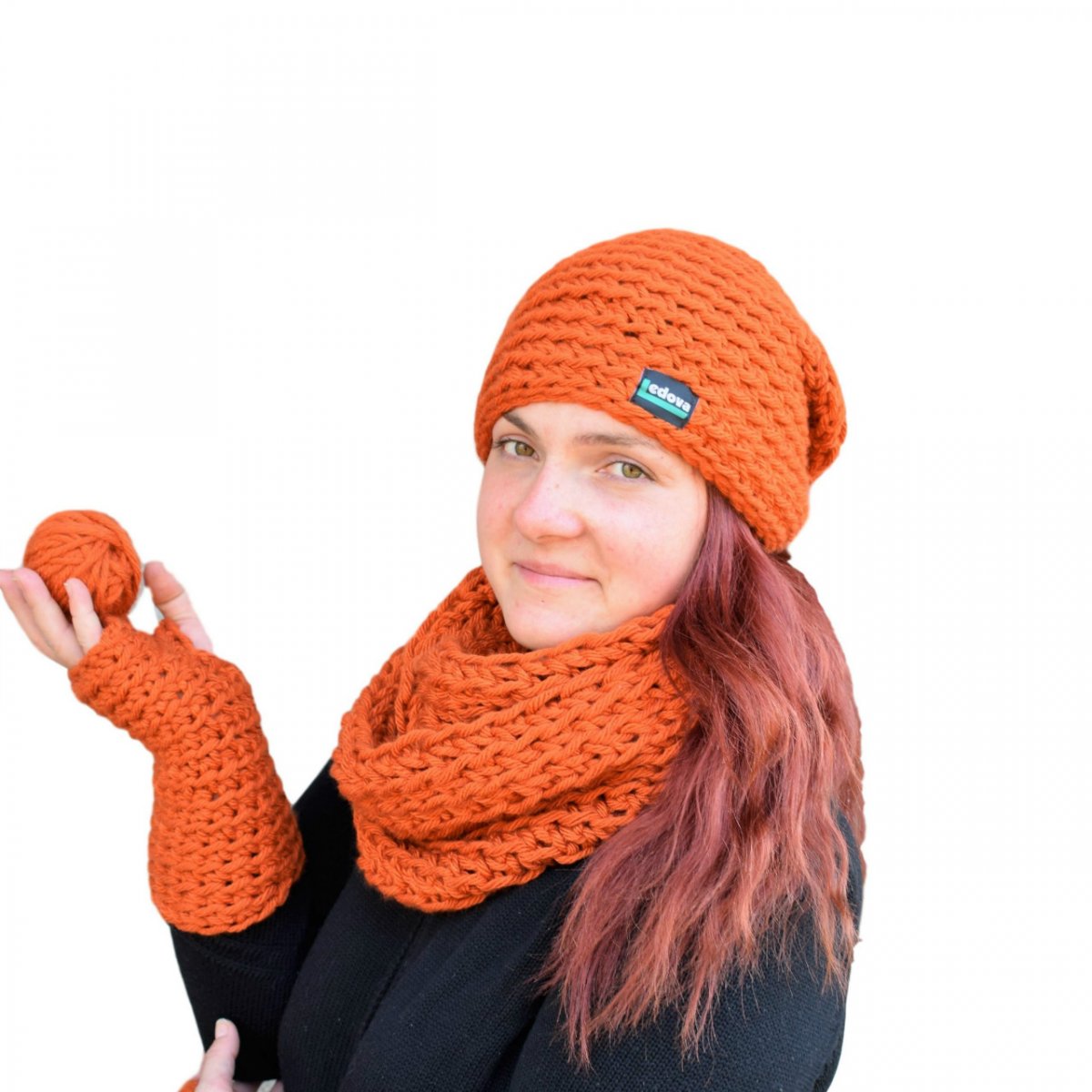 Čepice, nákrčník a bezprsťáčky 1777