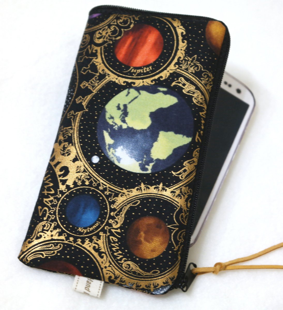 PLANETY NA ČERNÉ - obal na mobil