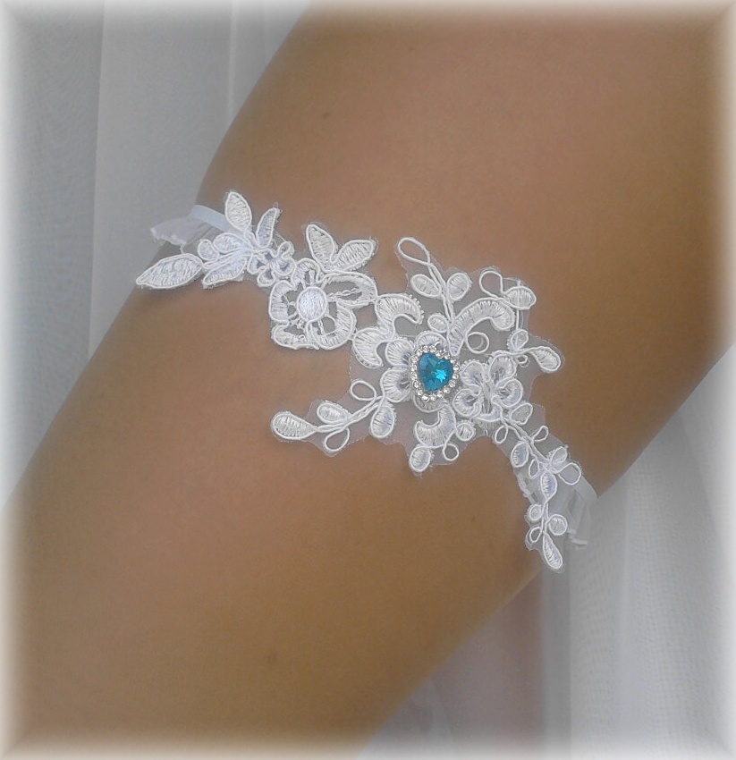  PODVAZEK - SVATEBNÍ krajkový modrý krystal