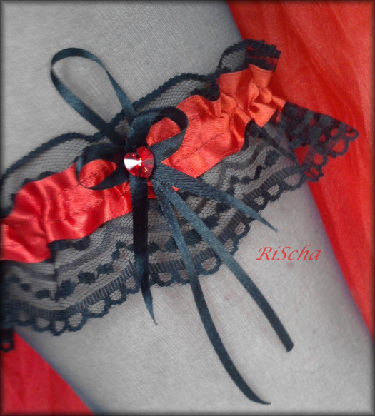 SEXY PODVAZEK srdíčko Swarovski