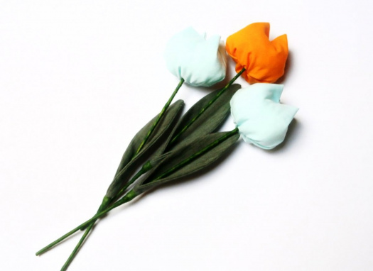 Když jaro přichází a tulipány rozkvétají. č 1055