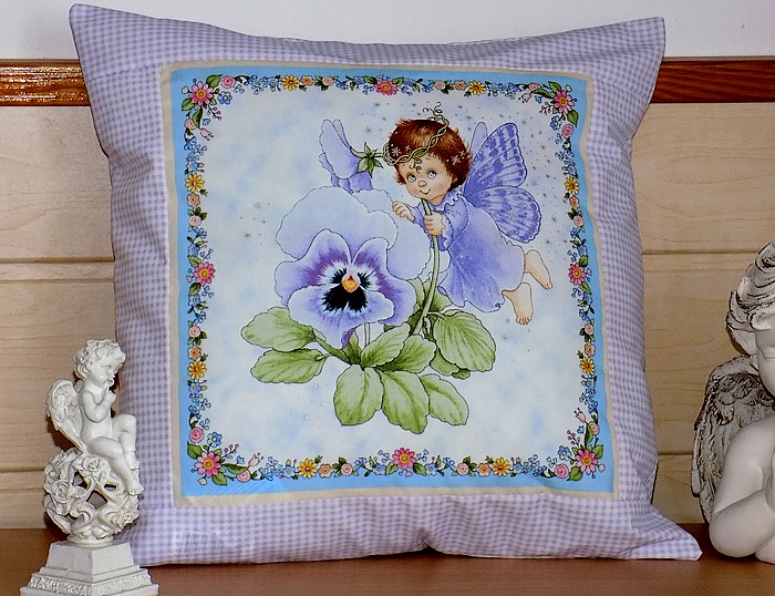 Polštářek s maceškami a andílkem, 40x40cm