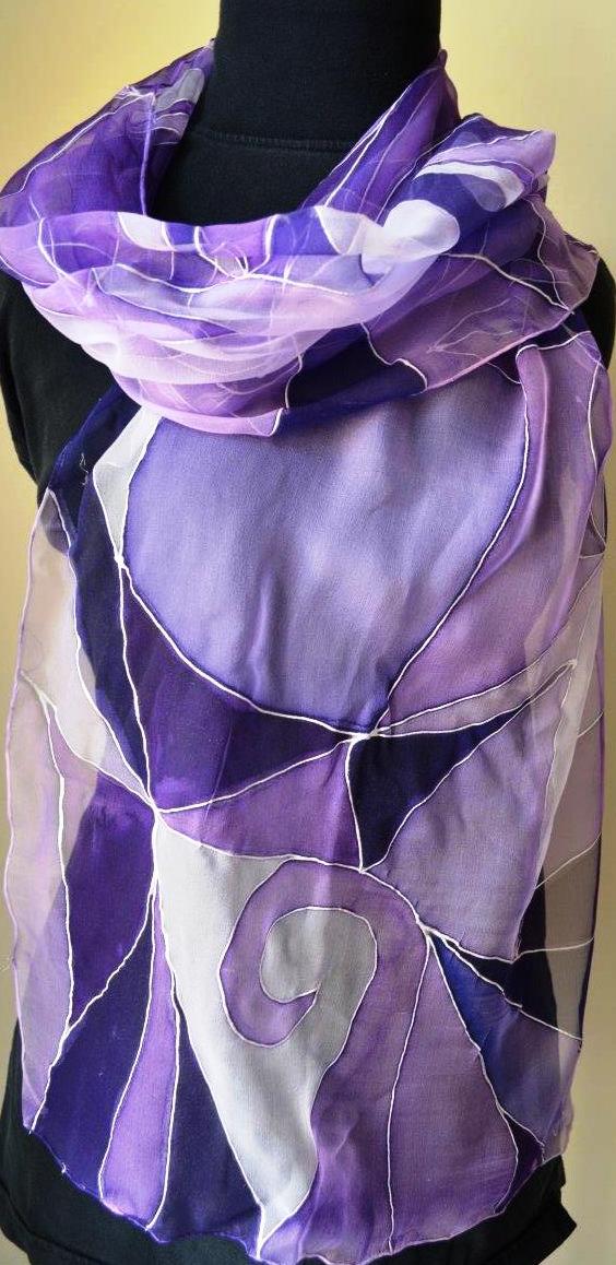 V odstínech fialové